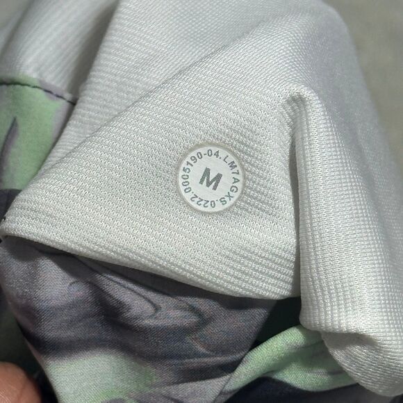 Lululemon Linerless 7'' Pace Breaker Shorts size medium - Picture 6 of 9